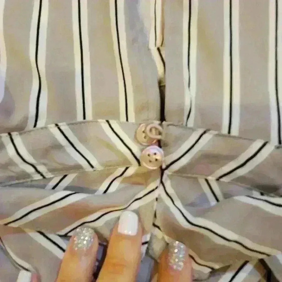 🌻ANN TAYLOR BLOUSE - Picture 3 of 7